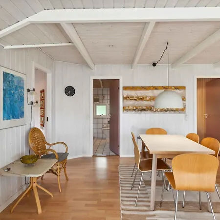 Lovely Summer House With Sea View Vakantiehuis Haderslev