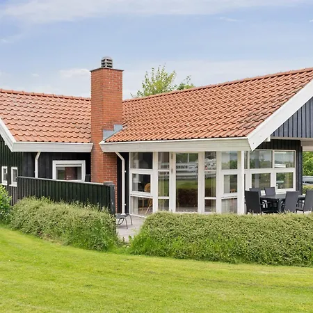 Casa de Férias Lovely Summer House With Sea View Haderslev