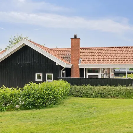 Lovely Summer House With Sea View Casa de Férias *